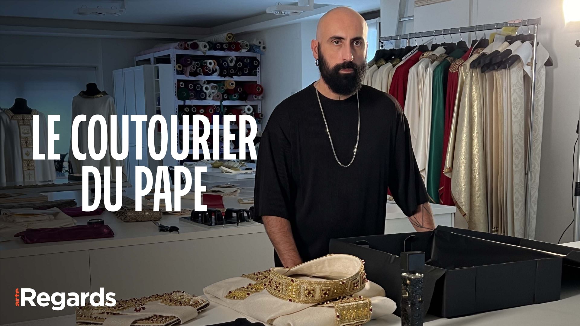 ARTE Regards - Le couturier du pape