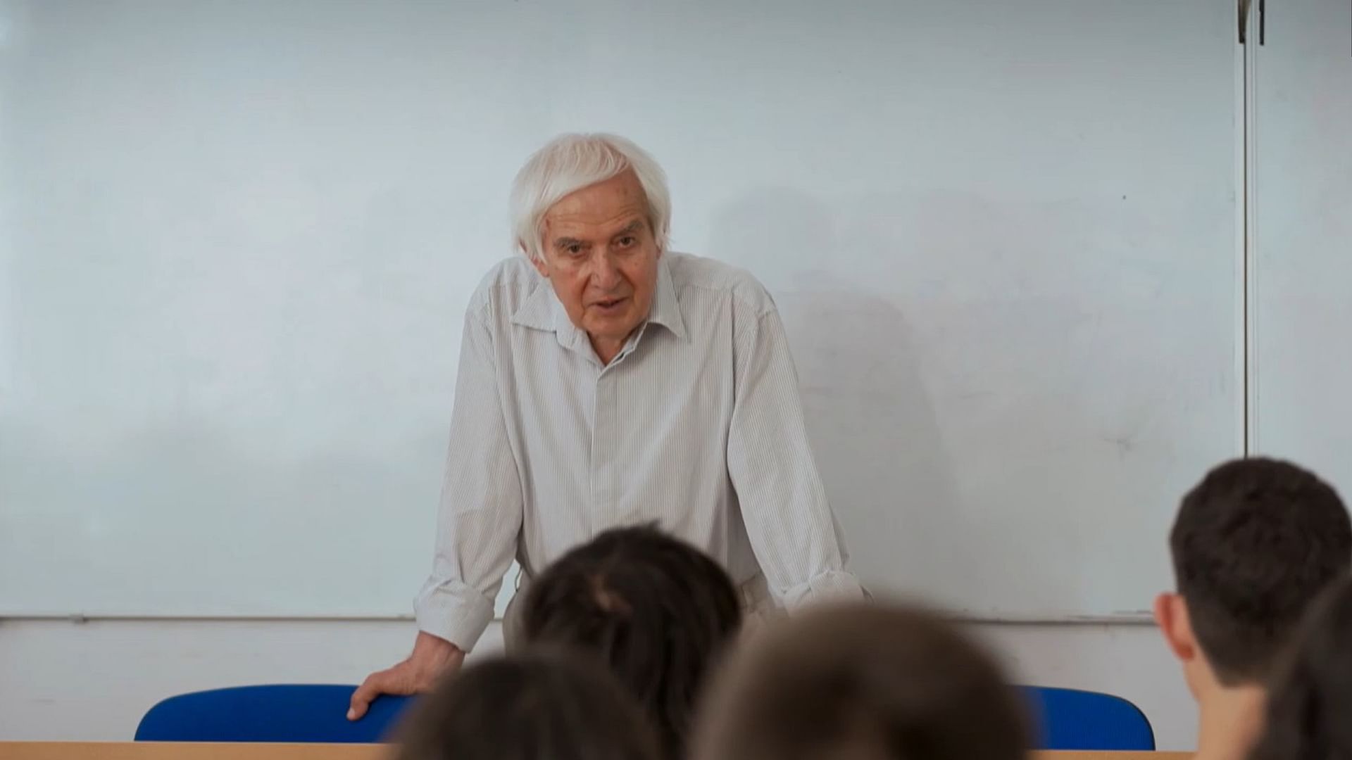 ARTE Regards - Bulgarie : le super prof de physique